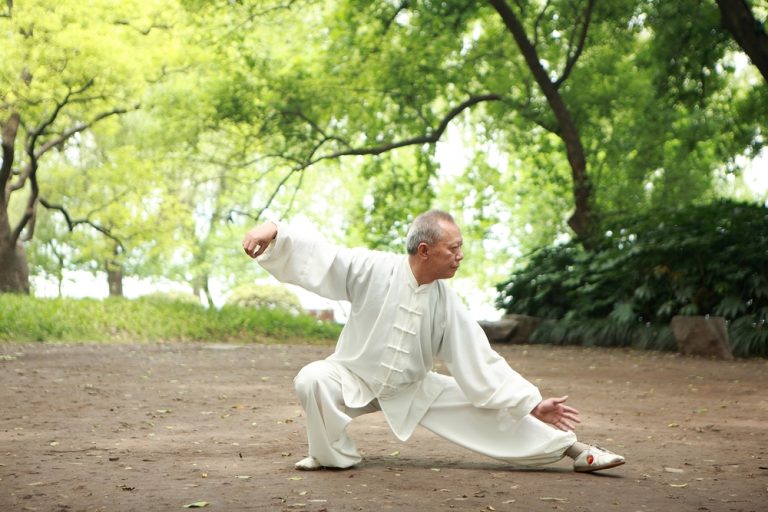 10-9-Tai Chi helpt beter bij voorkomen valincidenten dan kracht- en balanstraining_78868318 10-9-Tai Chi helpt beter bij voorkomen valincidenten dan kracht- en balanstraining_78868318