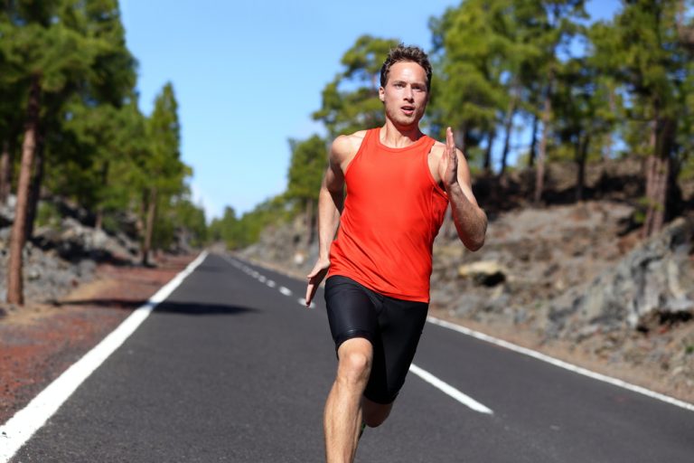 11-07-Het nut van hoog-intensieve intervaltraining (HIIT) voor hardlopers_281721836 11-07-Het nut van hoog-intensieve intervaltraining (HIIT) voor hardlopers_281721836