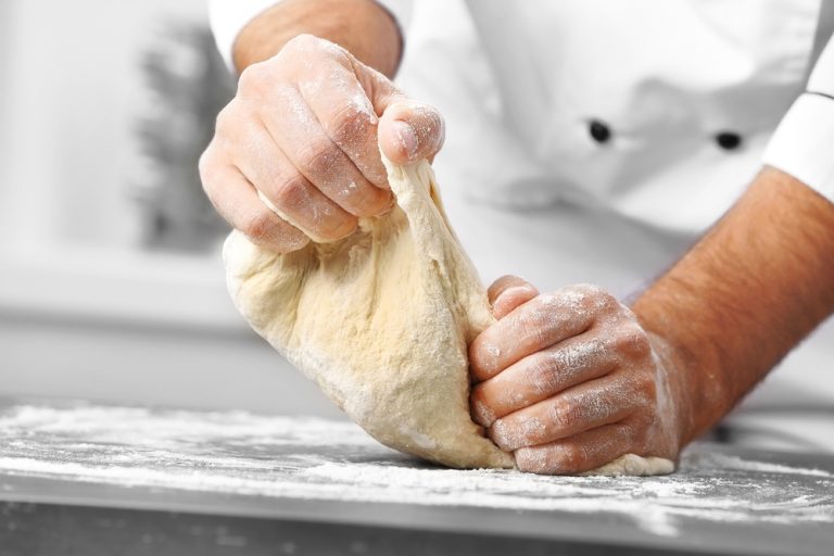11-12-Handartrose beperkt mogelijkheid om te werken_533886778