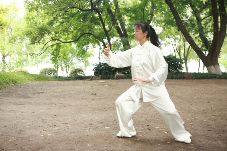 11-12-Tai Chi lijkt effectief bij chronische musculoskeletale pijn_91565246 11-12-Tai Chi lijkt effectief bij chronische musculoskeletale pijn_91565246
