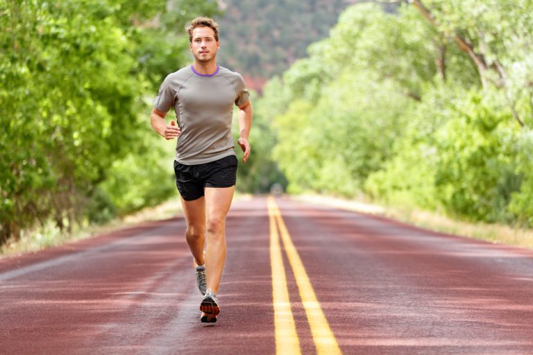 11-13-Wat is de optimale looptechniek tijdens hardlopen_287558735 11-13-Wat is de optimale looptechniek tijdens hardlopen_287558735