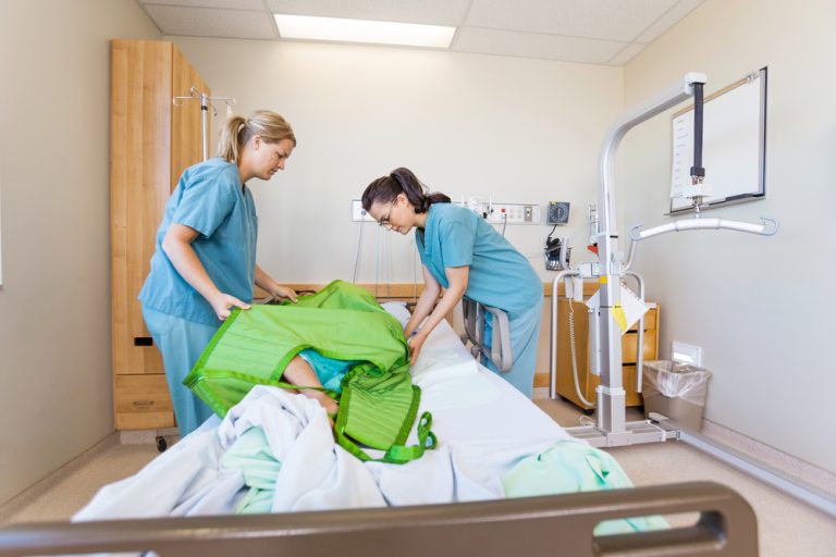 14-8-Preventie van musculoskeletale klachten bij studenten verpleegkunde_176326799 14-8-Preventie van musculoskeletale klachten bij studenten verpleegkunde_176326799