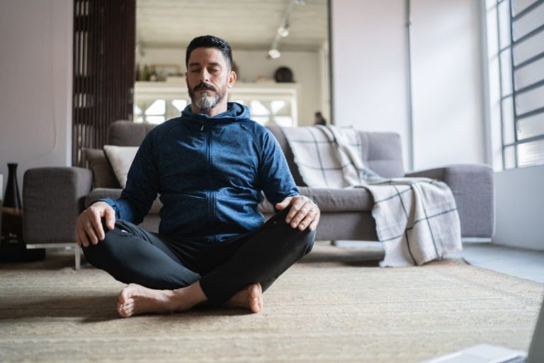 17-08-Aangepast mindfulnessprogramma verlicht chronische lage rugpijn-iStock-1332112318 17-08-Aangepast mindfulnessprogramma verlicht chronische lage rugpijn-iStock-1332112318