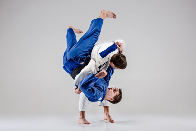 3-14-Niet vechten met de patiënt de essenties van Motiverende gespreksvoering van Rollnick en Miller_517291318 Judo worp.