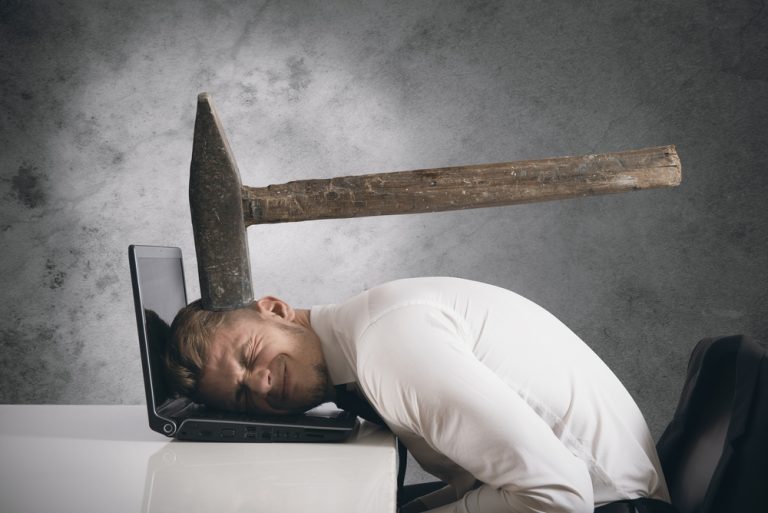 7_08_3_mindfulness-tension-type-headache_130097885 7_08_3_mindfulness-tension-type-headache_130097885
