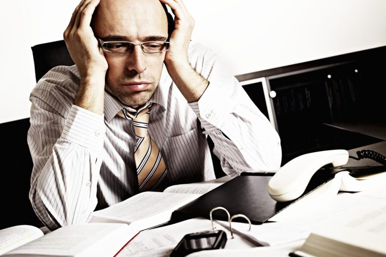 7_10_2_slecht-slapen-hoofdpijn_58384369 7_10_2_slecht-slapen-hoofdpijn_58384369