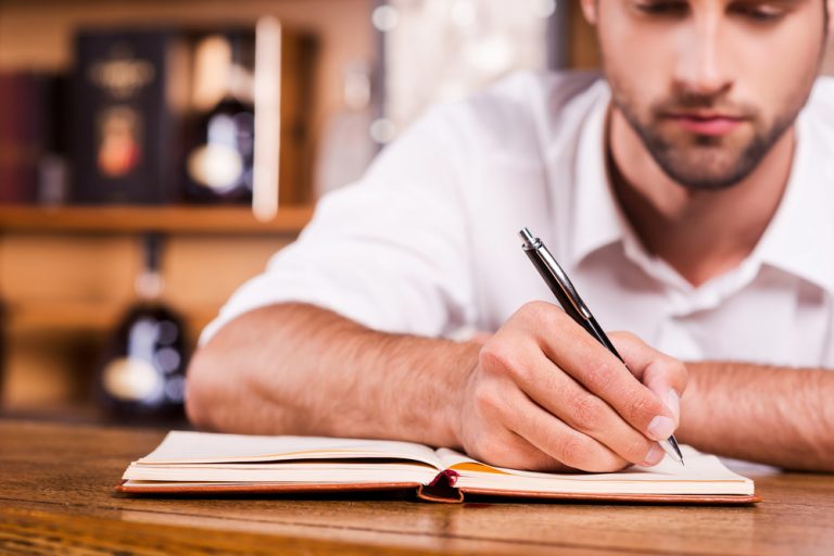 9-17-Expressief schrijven opvallend waardevol als toevoeging aan fysiotherapie_204688174 9-17-Expressief schrijven opvallend waardevol als toevoeging aan fysiotherapie_204688174