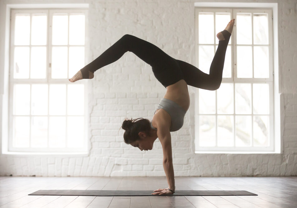 14-11-Stabiliserende oefeningen versus yoga bij aspecifieke lage-rugpijn_610199636